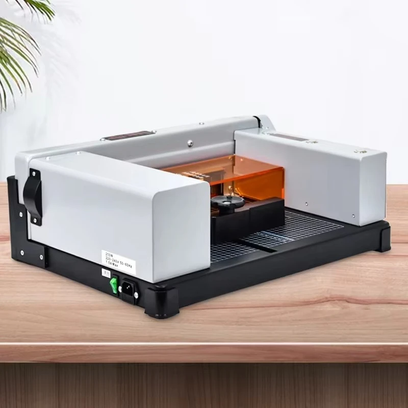 Commercial Printing Factory - Een professionele snijmachine is een ideale